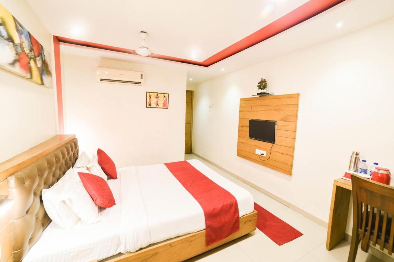 Hotel Grandeur-Near Mumbai International Airport Eksteriør billede
